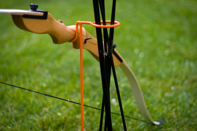 201007132400 A bow and arrows