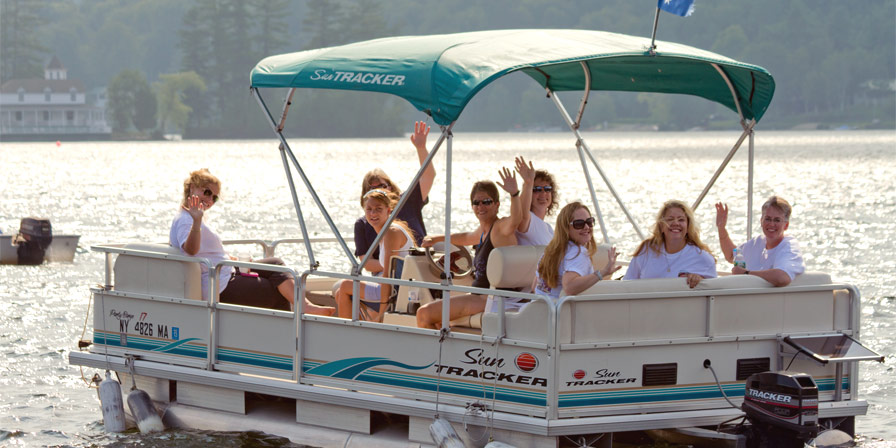Point O'Pines alumnae cruising Brant Lake